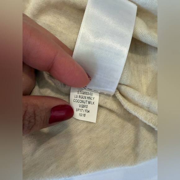 Old Navy Soft-Washed Color-Blocked Henley Shirt Size M Long Sleeve NWT neutral - Picture 11 of 14